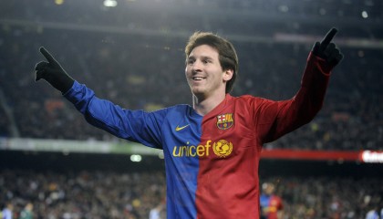 开云·Kaiyun网页版-伊朗队雪地滑跪庆祝进球，冻掉了膝盖套，伊朗滑雪胜地